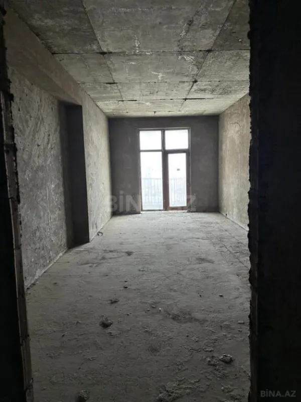 Satılır 4 otaqlı mənzil 228 m²