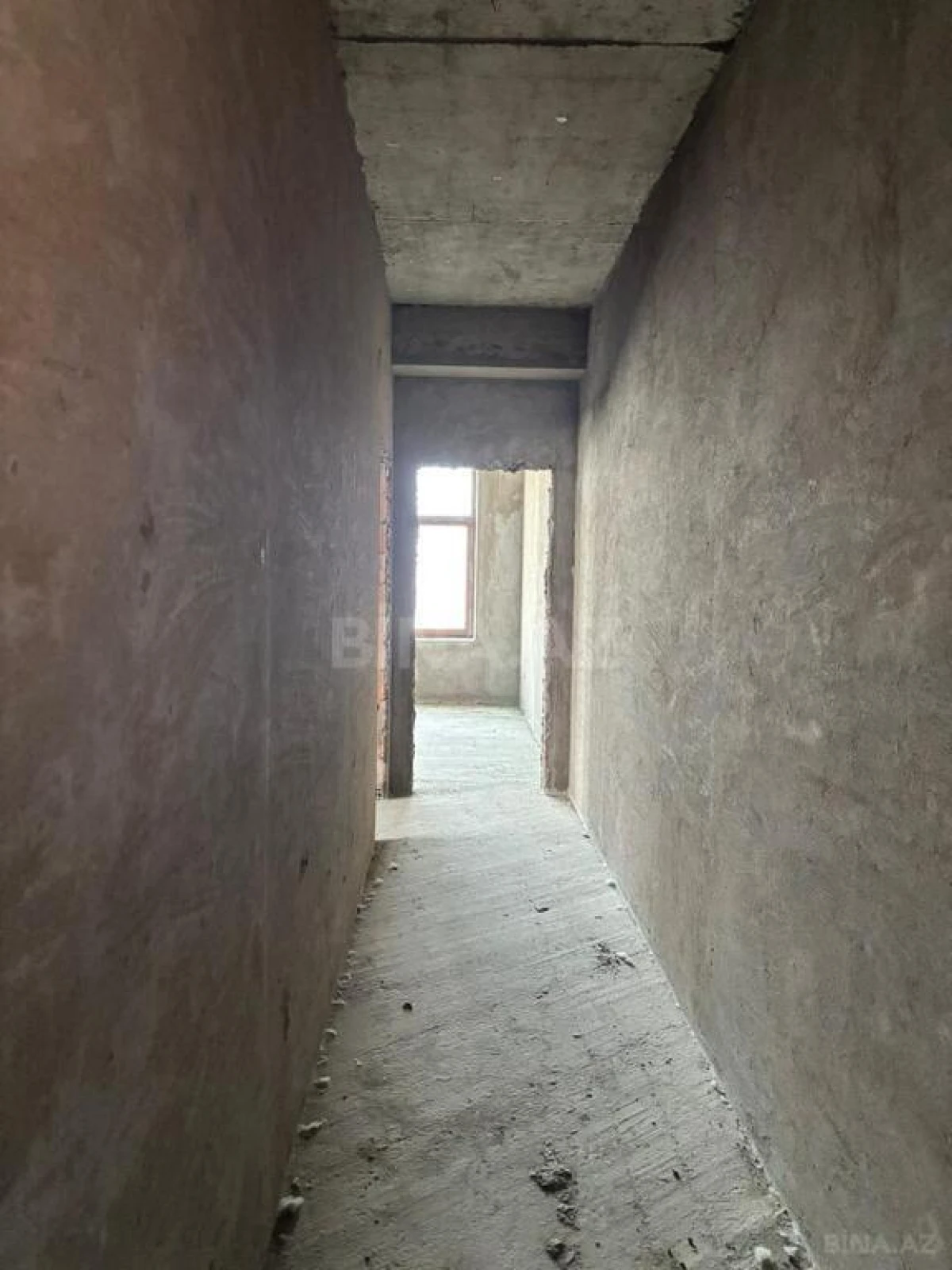 Satılır 4 otaqlı mənzil 228 m²