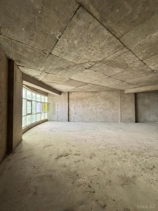 Satılır 4 otaqlı mənzil 228 m²