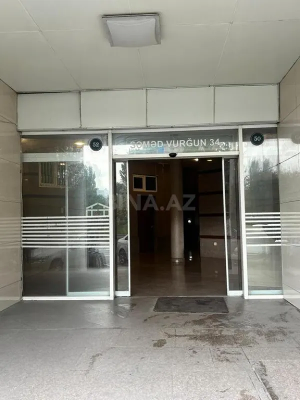 Satılır 4 otaqlı mənzil 228 m²