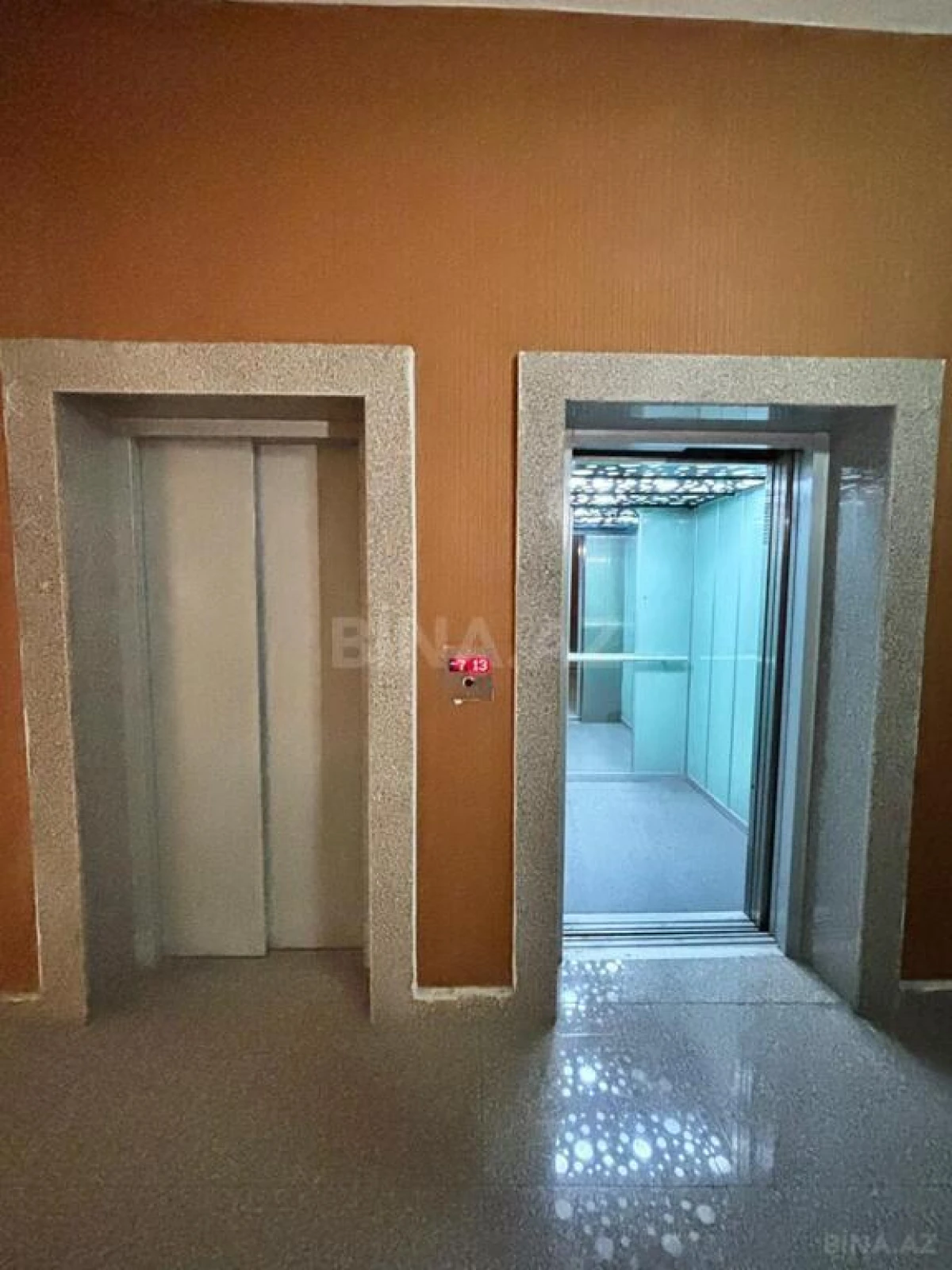 Satılır 4 otaqlı mənzil 228 m²