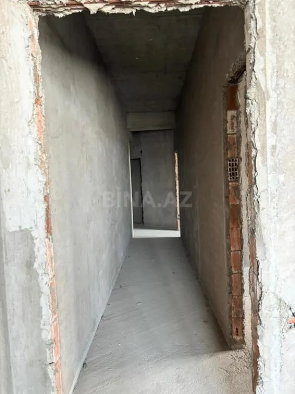 Satılır 4 otaqlı mənzil 228 m²