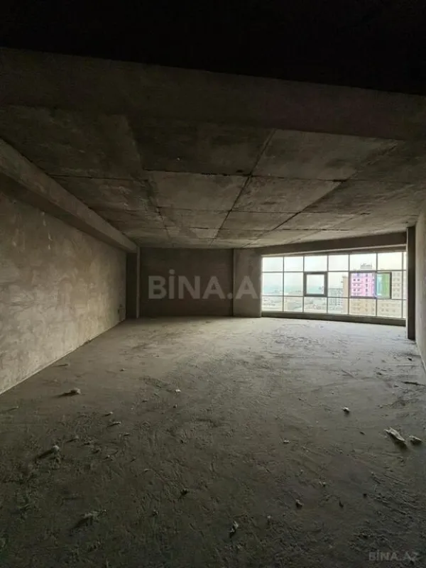 Satılır 4 otaqlı mənzil 228 m²