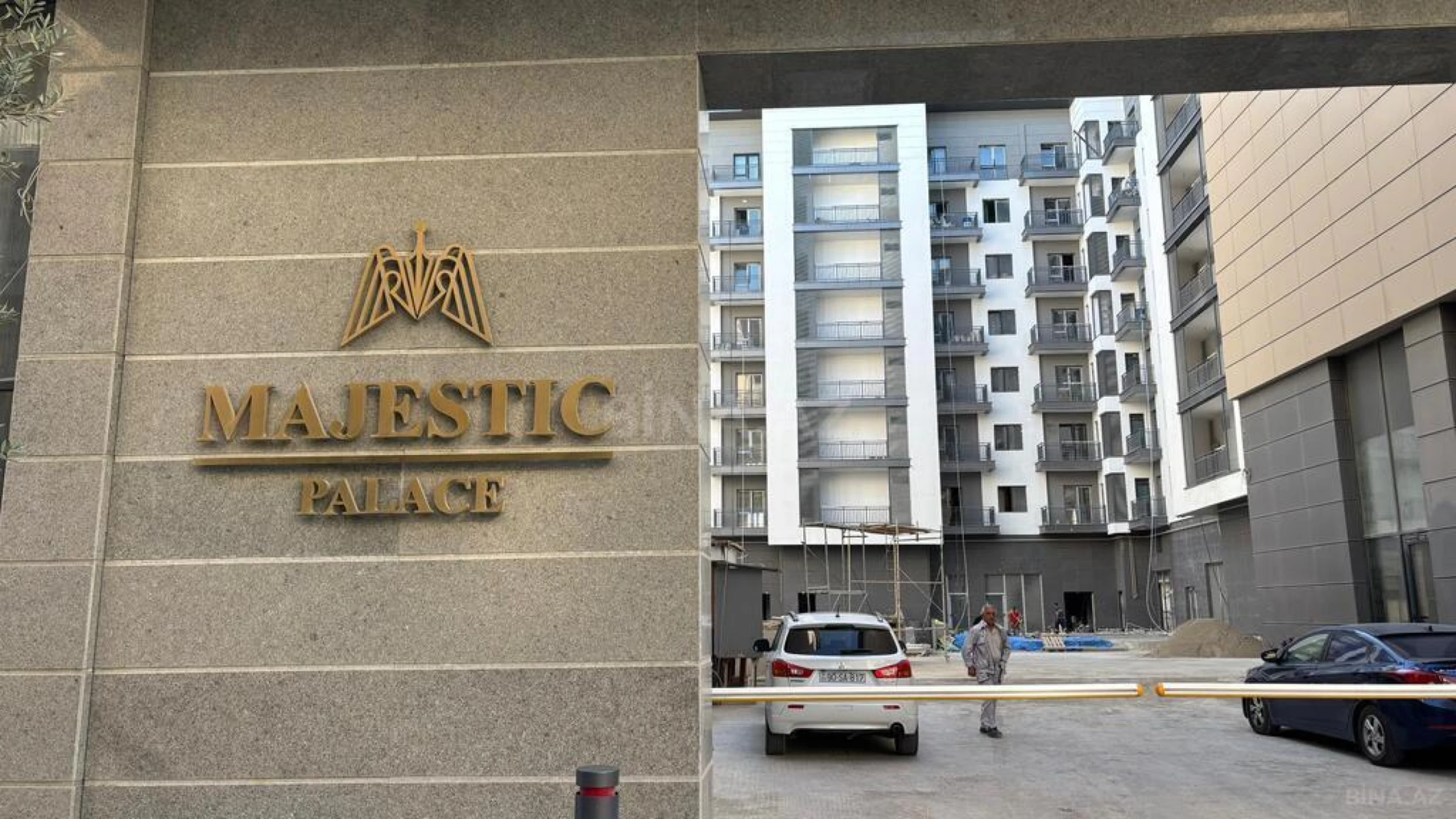 Satılır 2 otaqlı mənzil 144 m²