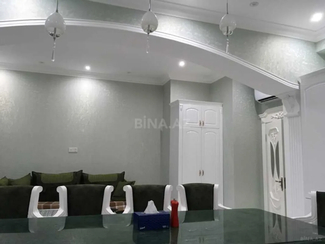 Satılır 2 otaqlı mənzil 144 m²