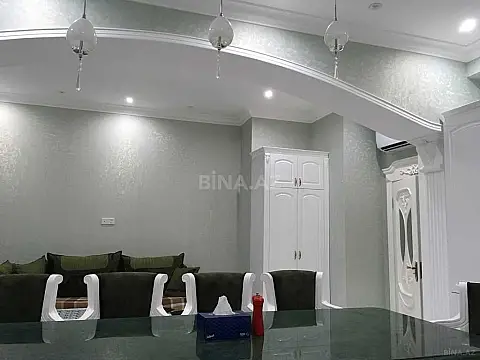 Satılır 2 otaqlı mənzil 144 m²
