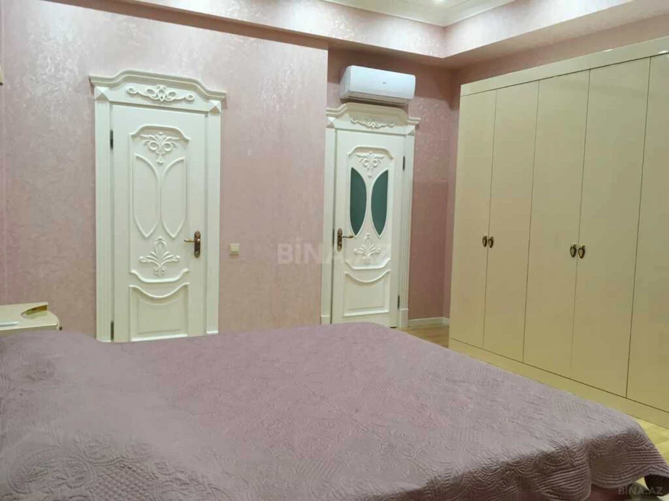 Satılır 2 otaqlı mənzil 144 m²