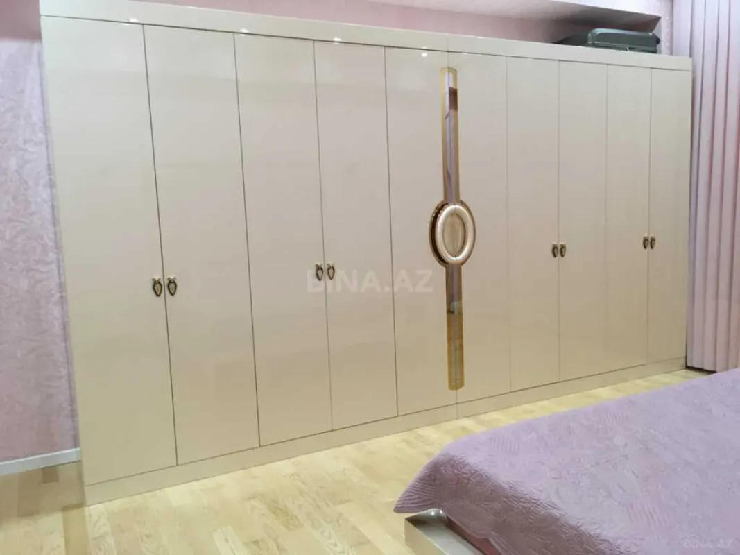 Satılır 2 otaqlı mənzil 144 m²