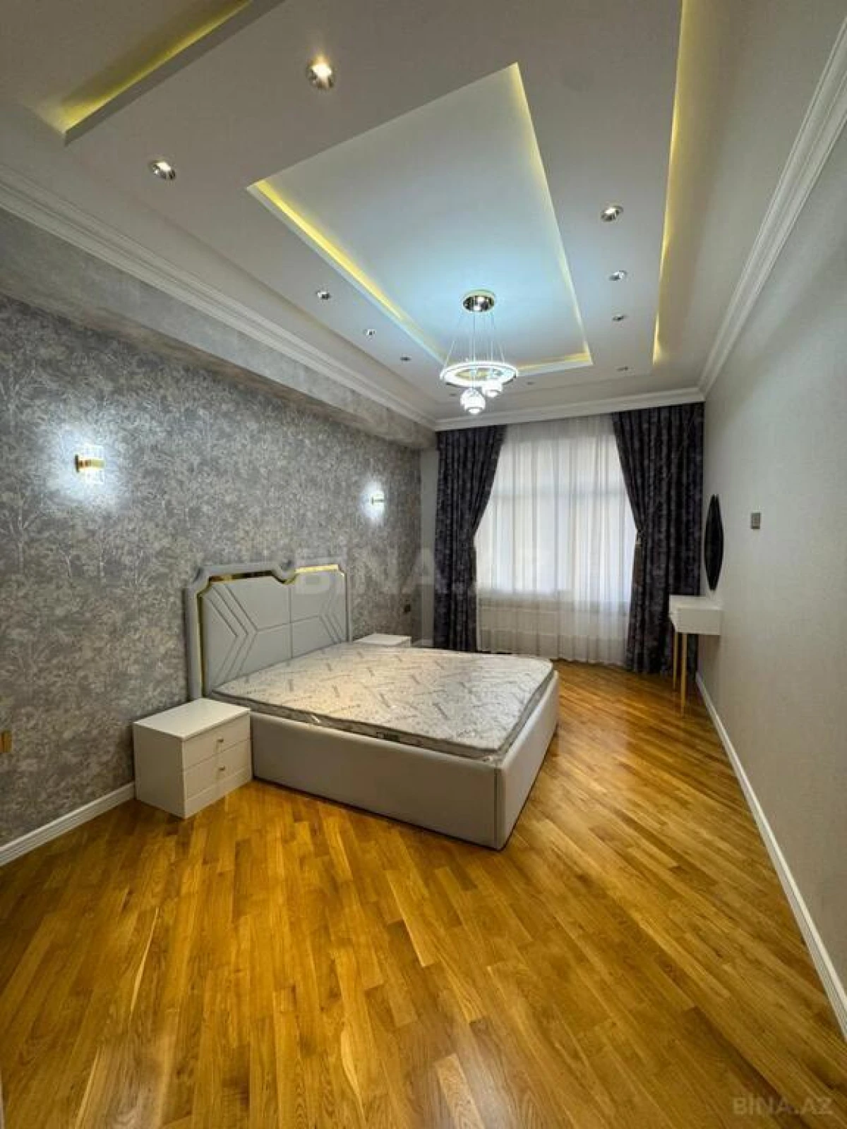 Satılır 2 otaqlı mənzil 88 m²