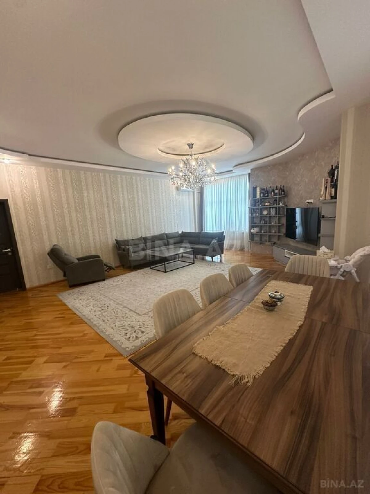 Satılır 4 otaqlı mənzil 150 m²