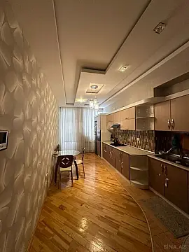 Satılır 4 otaqlı mənzil 150 m²
