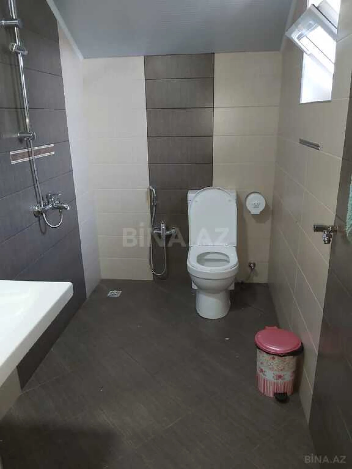 Satılır 5 otaqlı həyət evi 150 m²