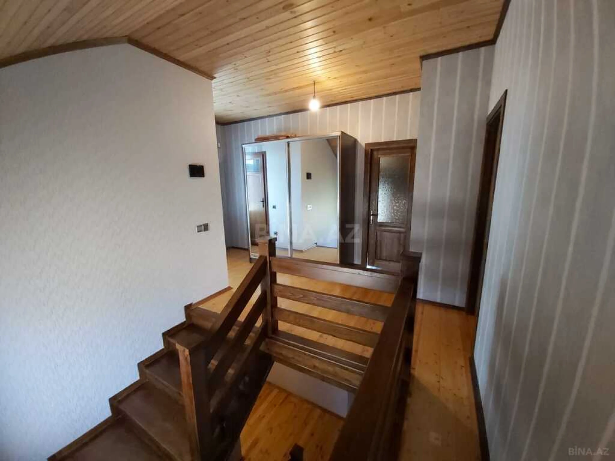 Satılır 5 otaqlı həyət evi 150 m²