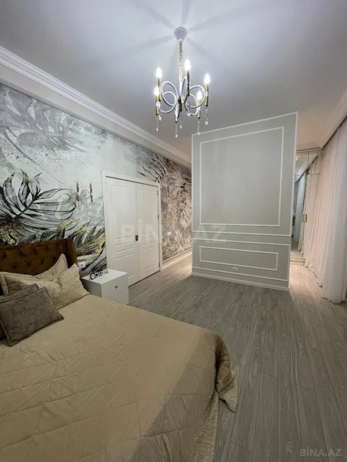 Satılır 5 otaqlı həyət evi 300 m²
