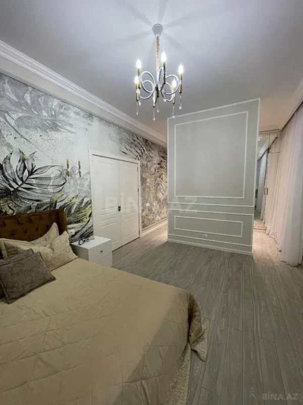 Satılır 5 otaqlı həyət evi 300 m²