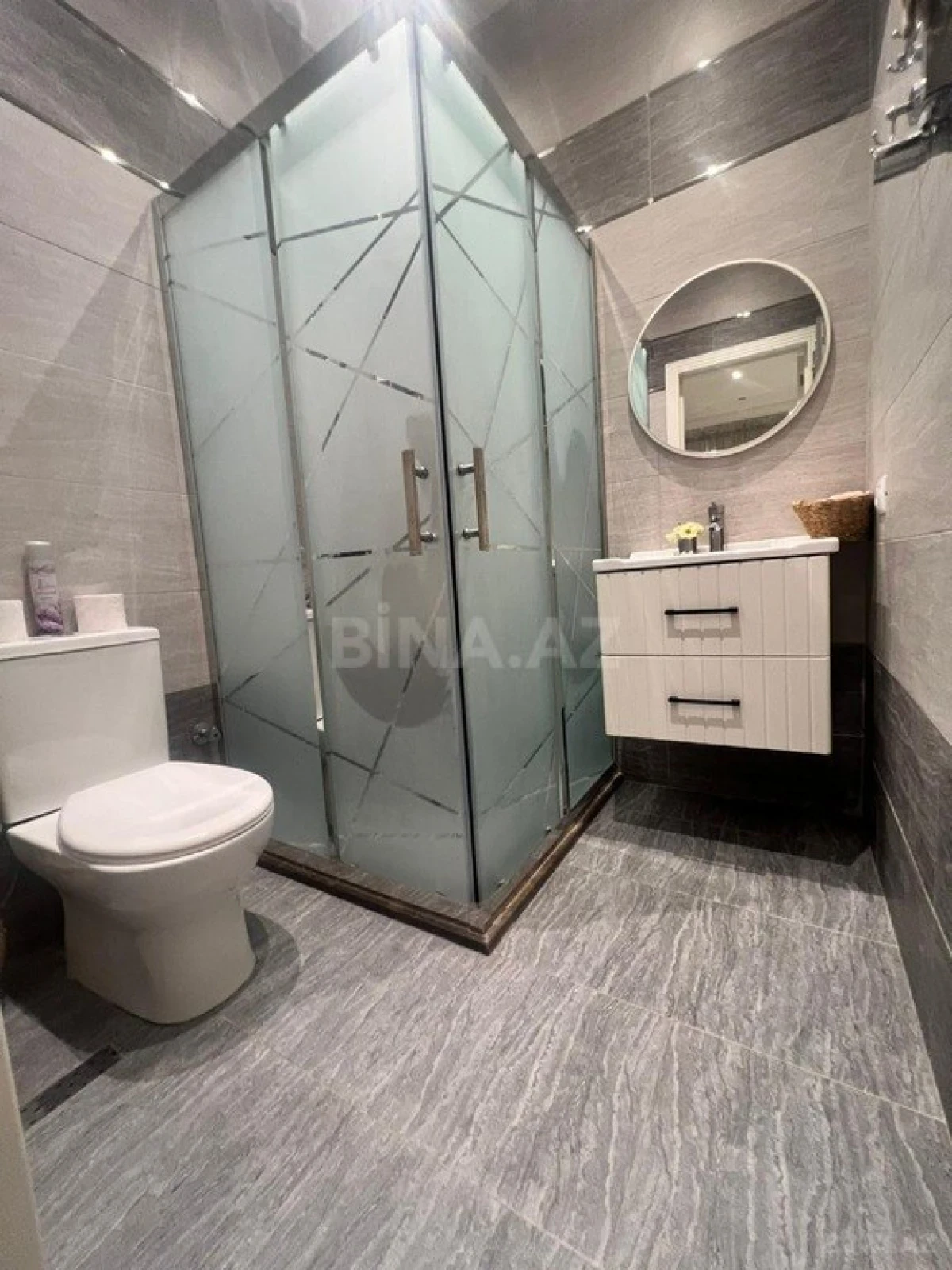 Satılır 5 otaqlı həyət evi 300 m²