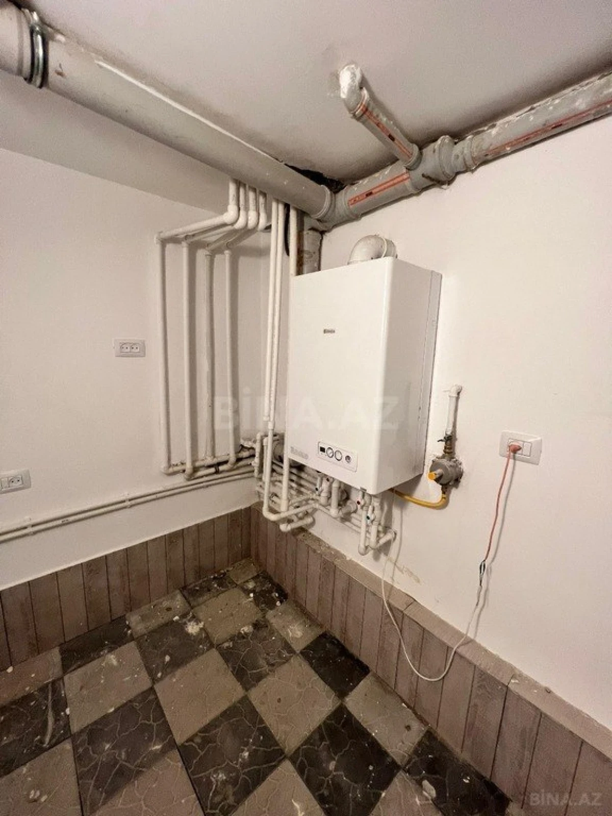 Satılır 5 otaqlı həyət evi 300 m²