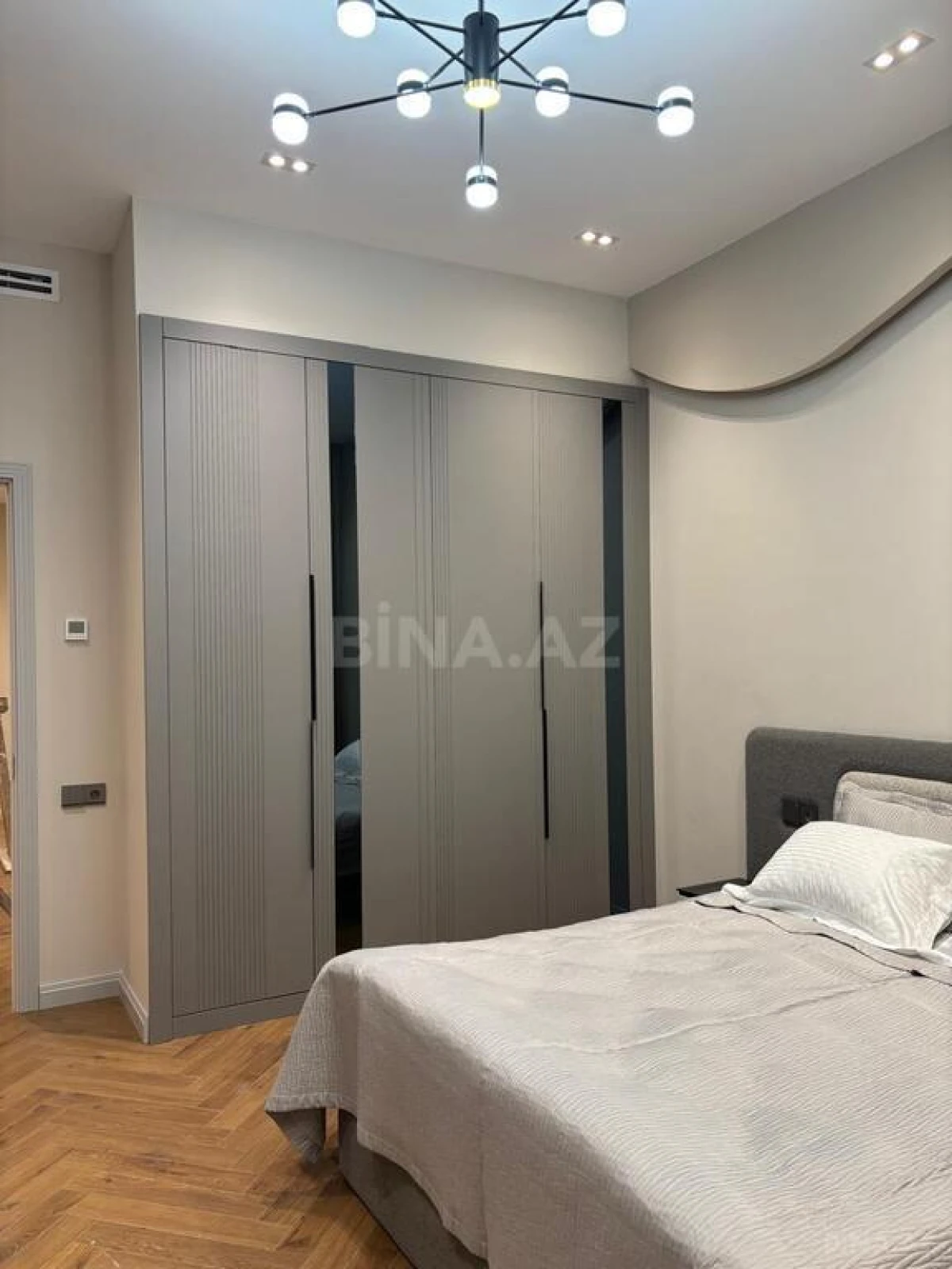 Kirayə verilir 2 otaqlı mənzil 75 m²