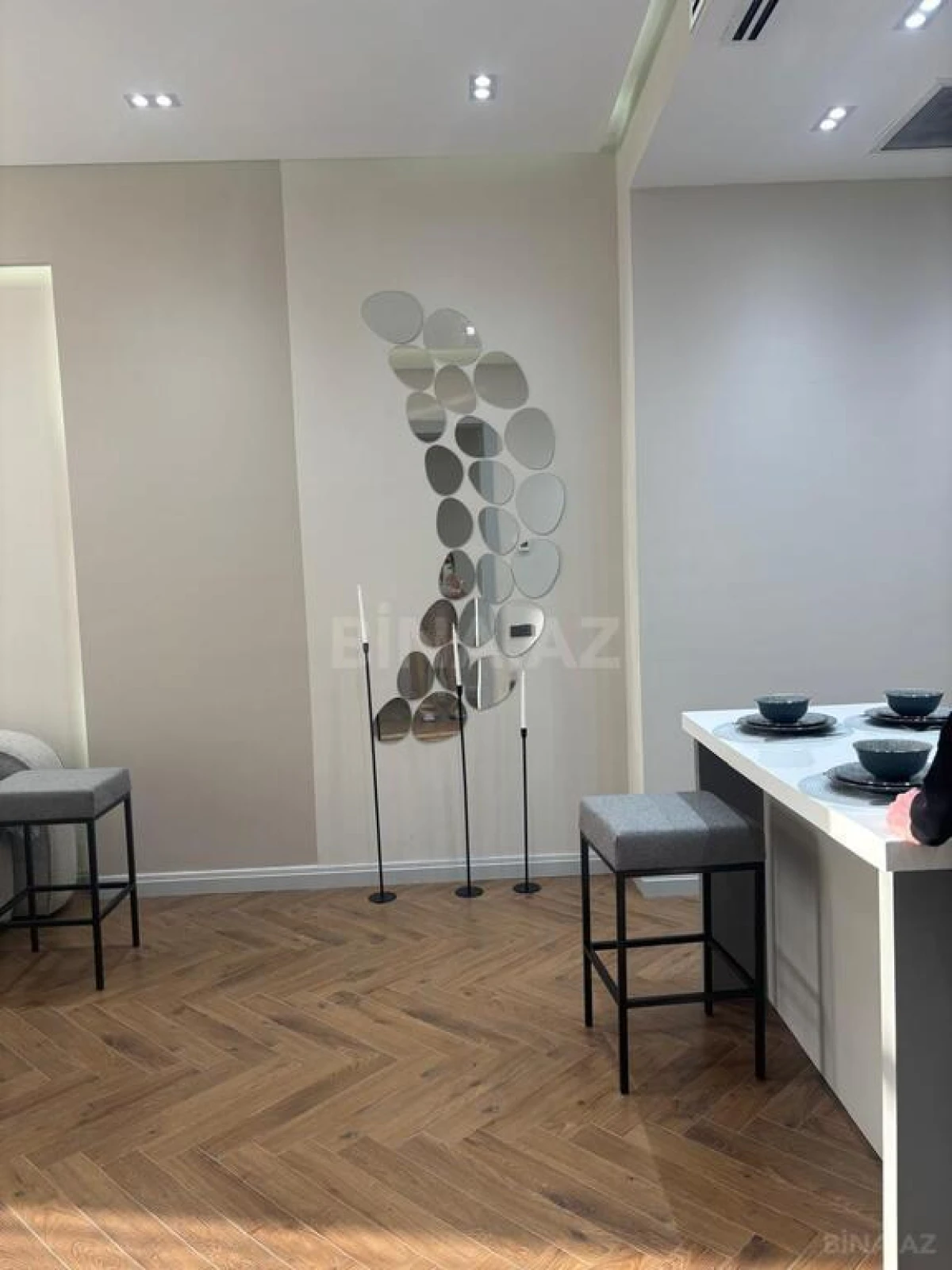 Kirayə verilir 2 otaqlı mənzil 75 m²