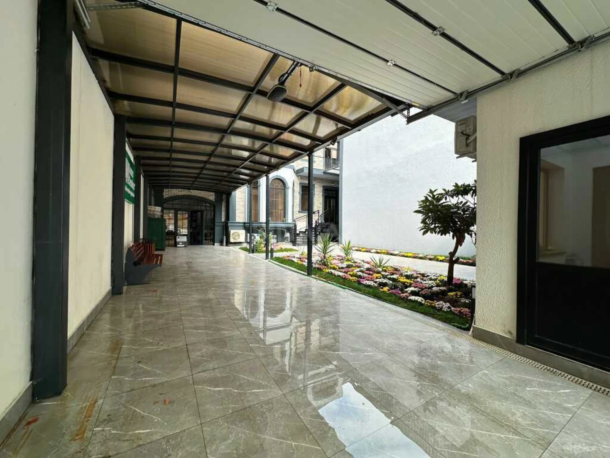 Kirayə verilir 20 otaqlı ofis 1000 m²