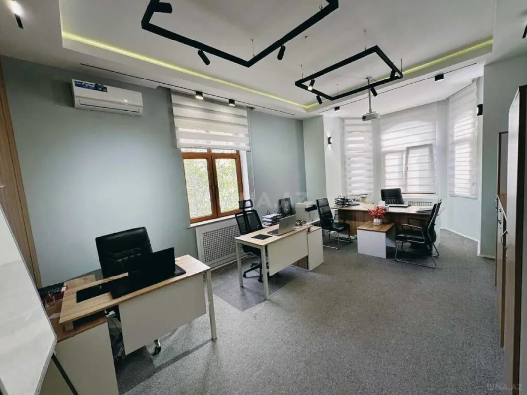 Kirayə verilir 20 otaqlı ofis 1000 m²