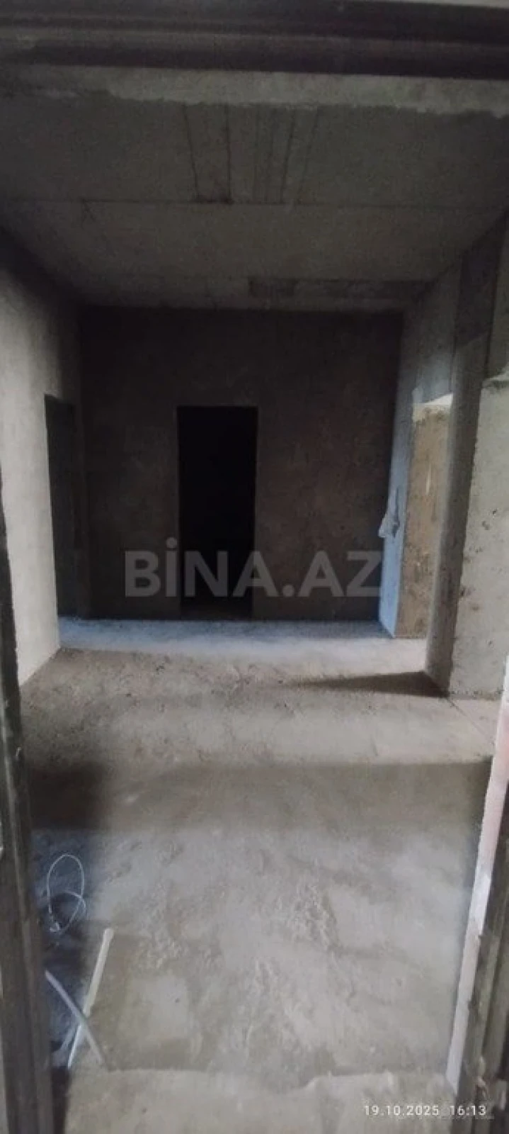 Satılır 3 otaqlı mənzil 157 m²