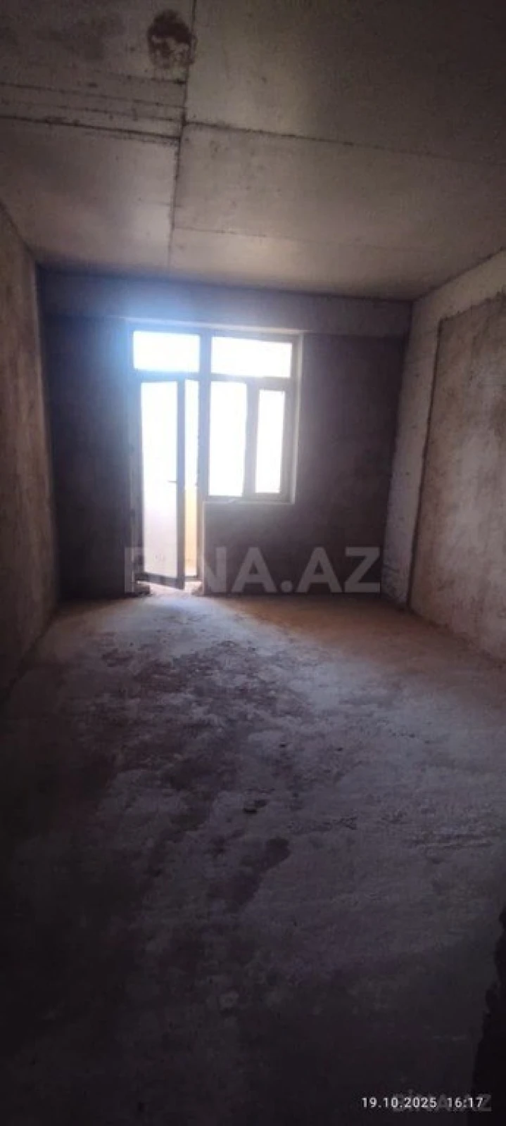 Satılır 3 otaqlı mənzil 157 m²