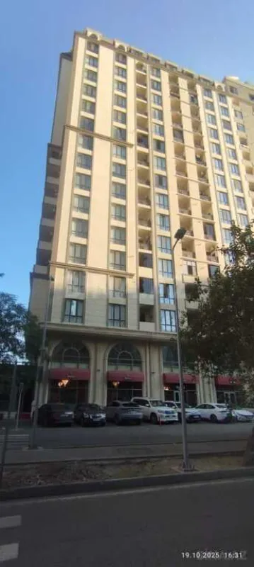 Satılır 3 otaqlı mənzil 157 m²