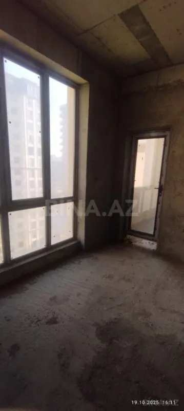 Satılır 3 otaqlı mənzil 157 m²
