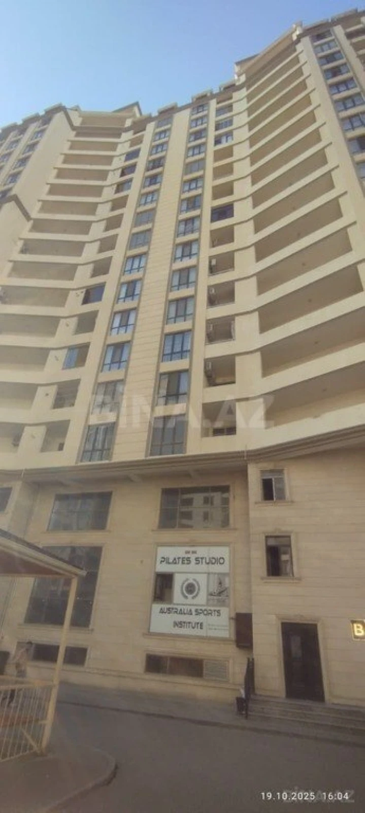 Satılır 3 otaqlı mənzil 157 m²