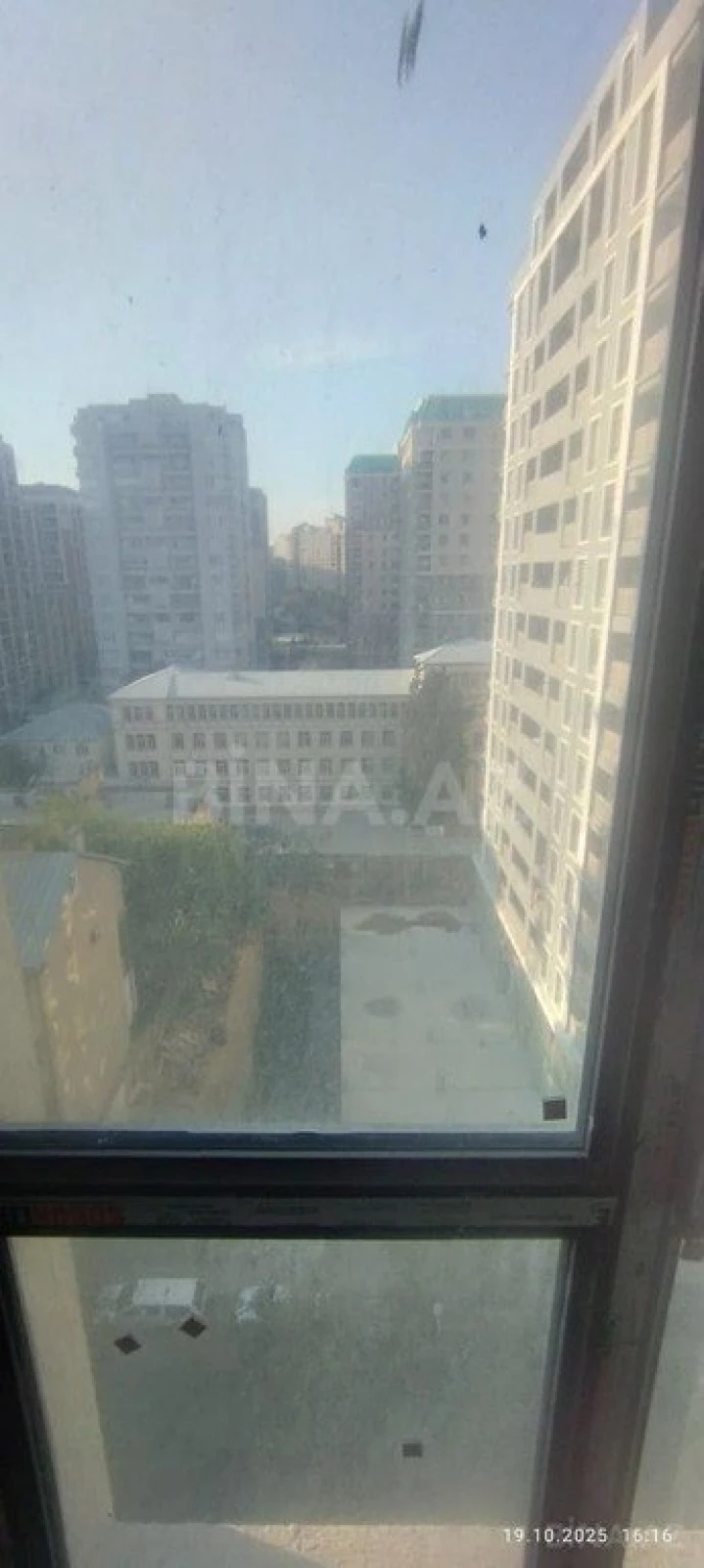 Satılır 3 otaqlı mənzil 157 m²