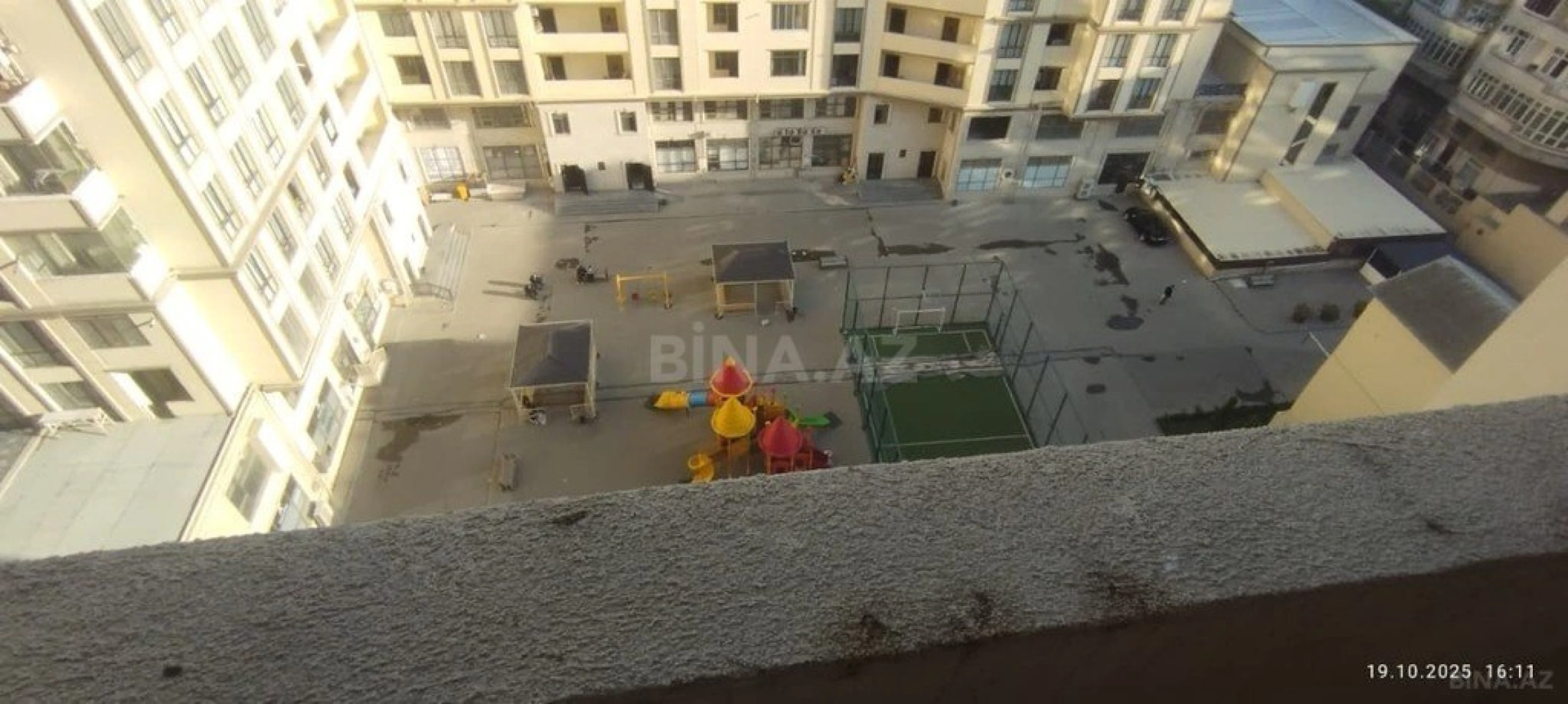 Satılır 3 otaqlı mənzil 157 m²