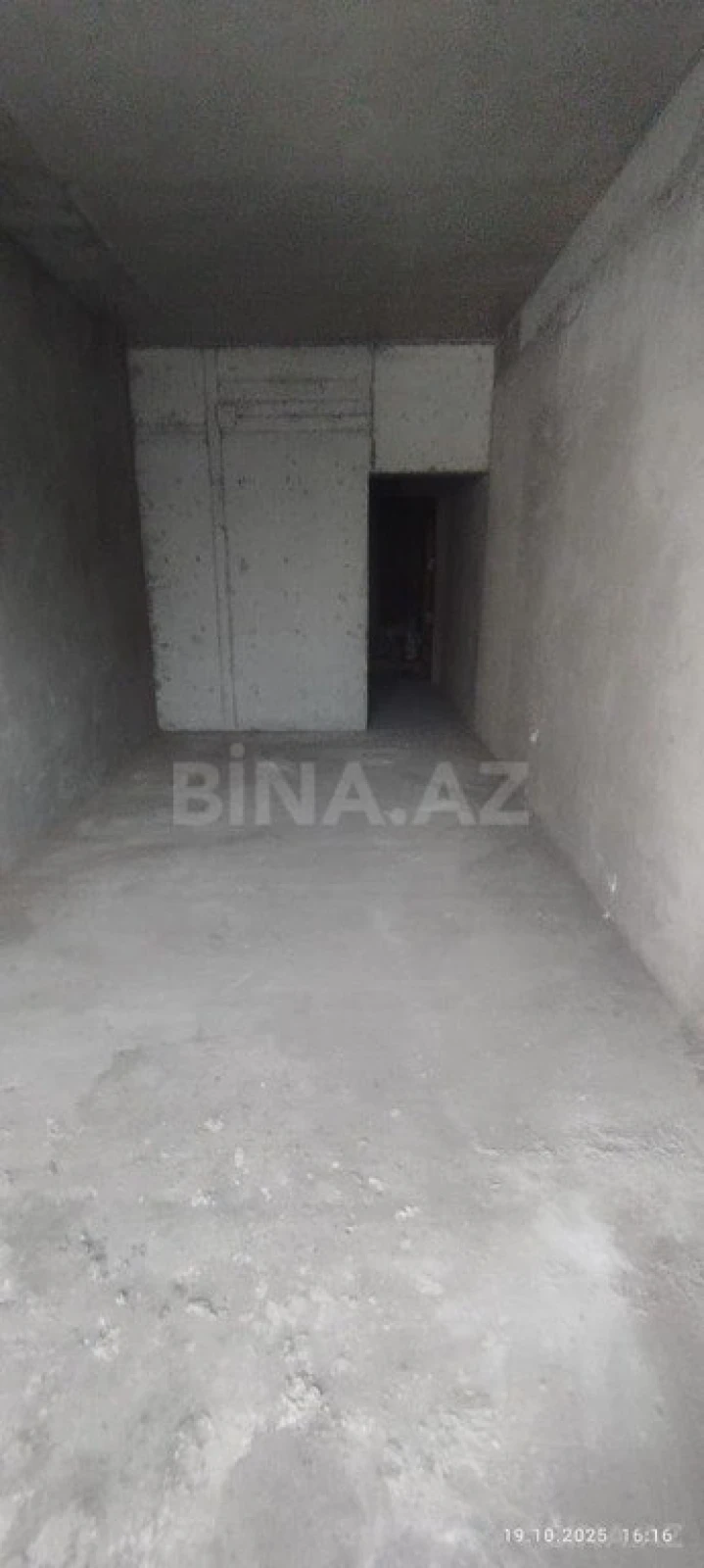 Satılır 3 otaqlı mənzil 157 m²