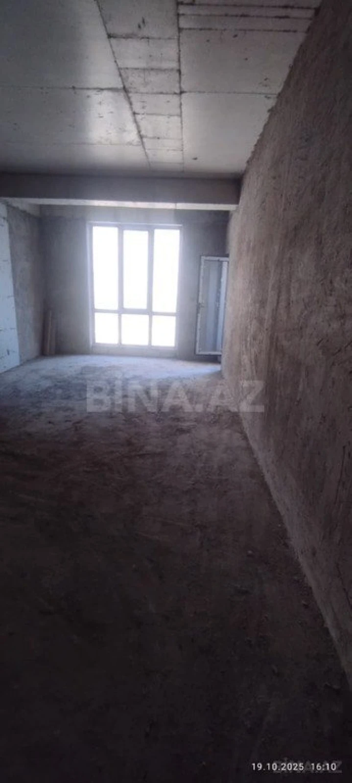 Satılır 3 otaqlı mənzil 157 m²