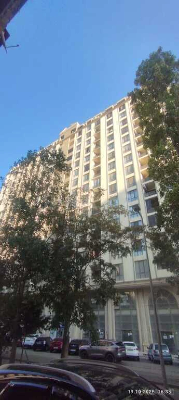 Satılır 3 otaqlı mənzil 157 m²