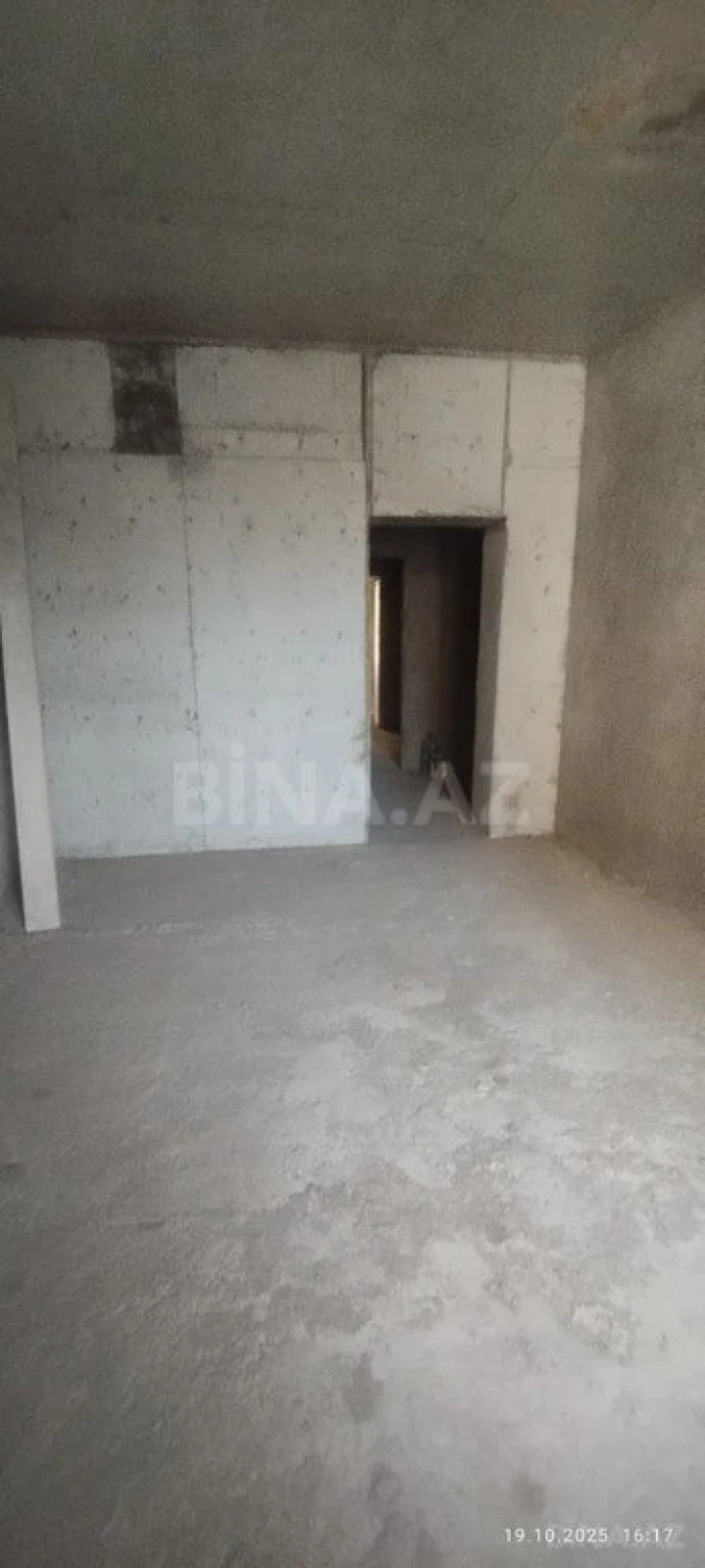 Satılır 3 otaqlı mənzil 157 m²