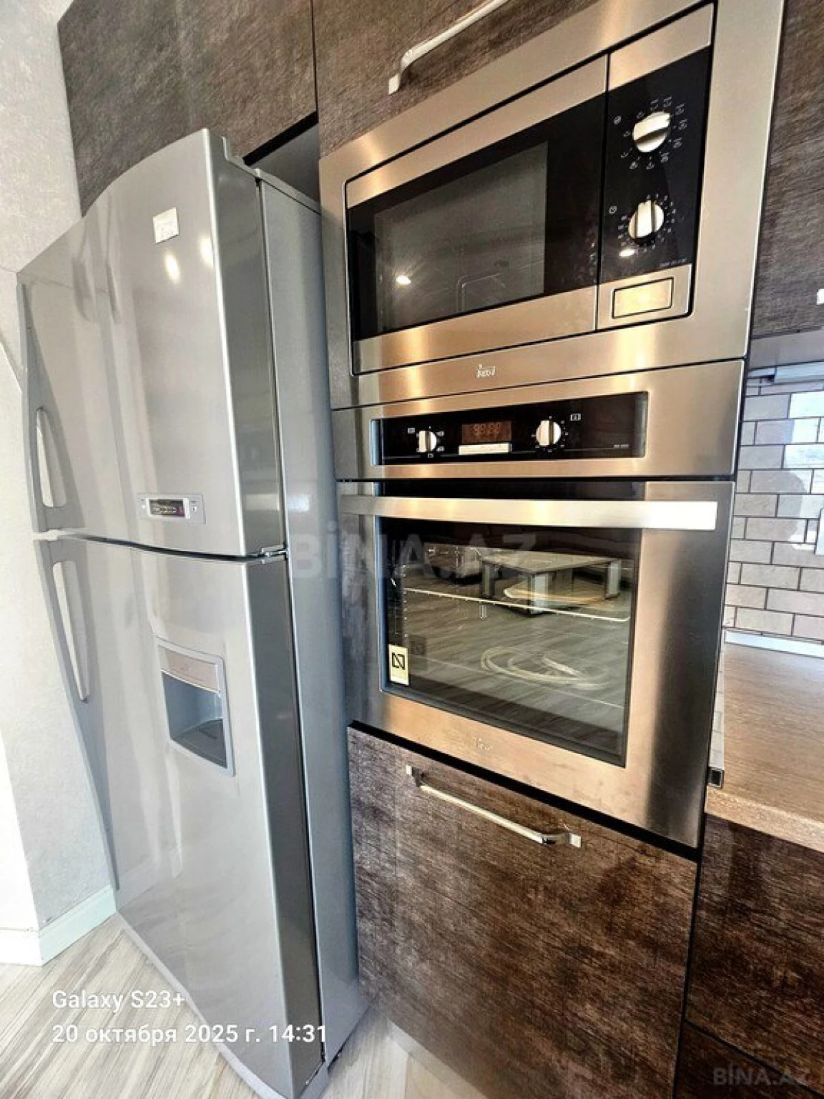 Satılır 4 otaqlı mənzil 200 m²