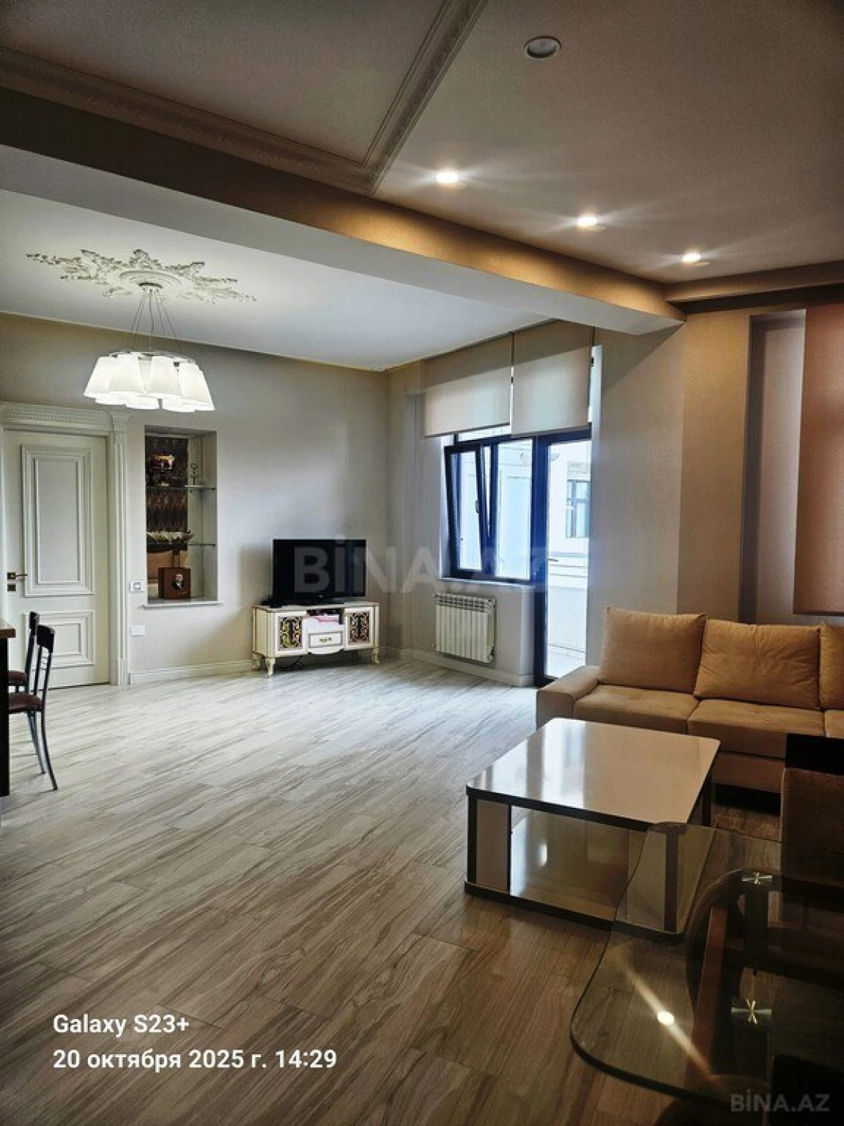 Satılır 4 otaqlı mənzil 200 m²