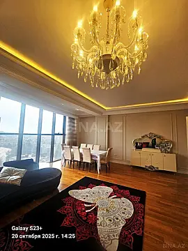 Satılır 4 otaqlı mənzil 200 m²