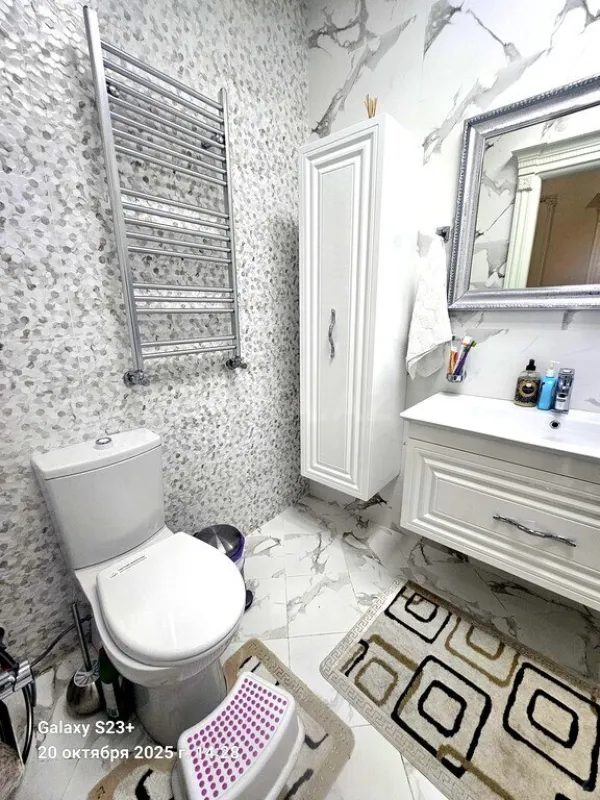 Satılır 4 otaqlı mənzil 200 m²