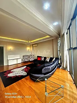 Satılır 4 otaqlı mənzil 200 m²