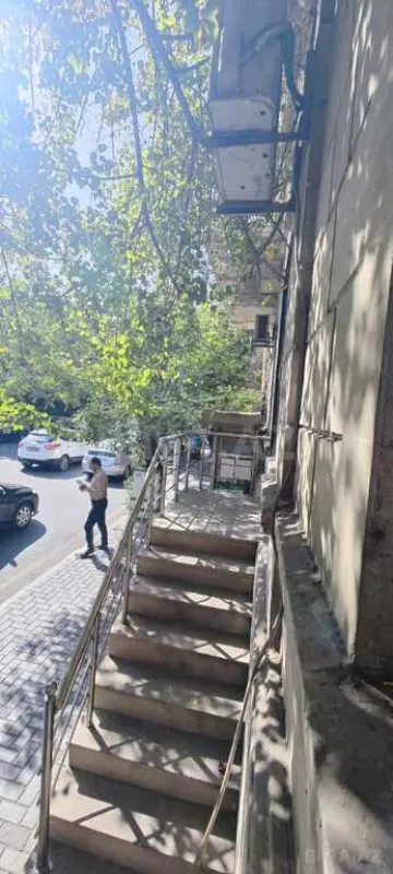 Satılır 2 otaqlı ofis 60 m²