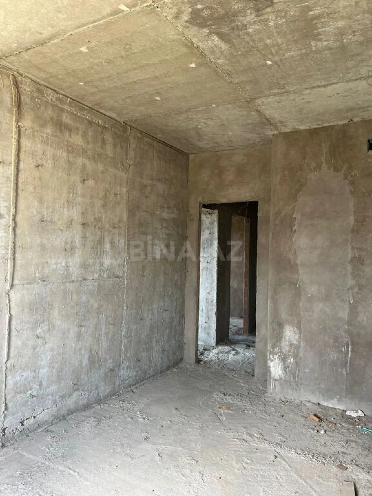 Satılır 4 otaqlı mənzil 169 m²