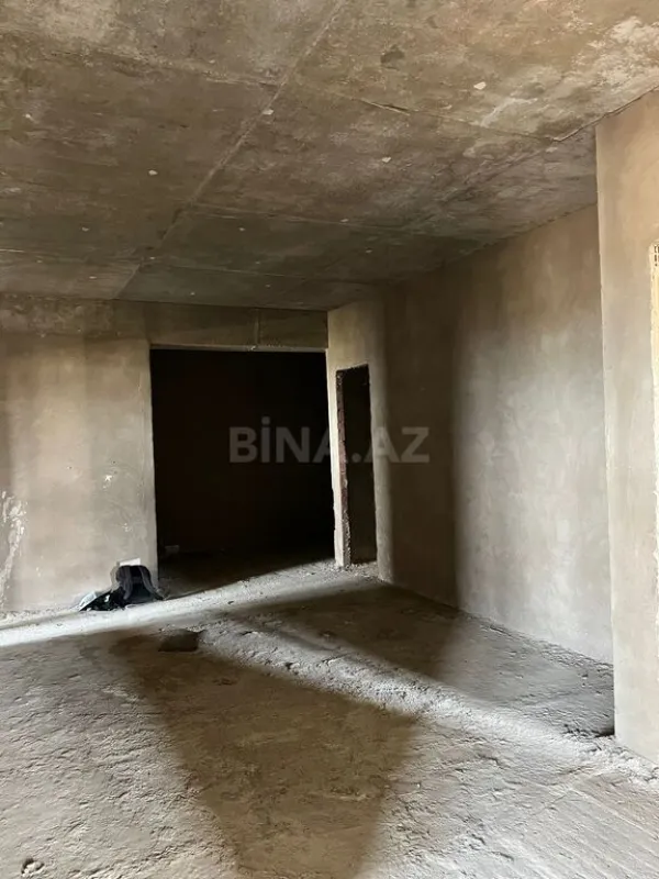 Satılır 4 otaqlı mənzil 169 m²