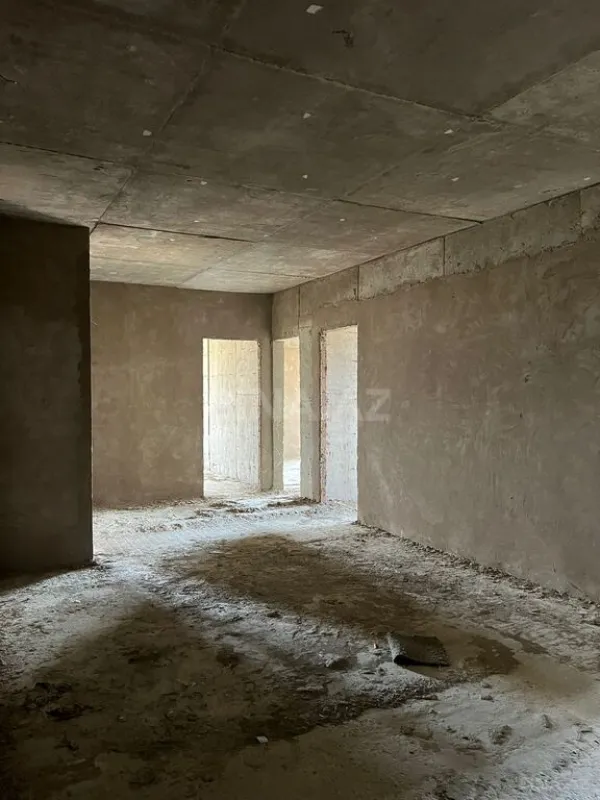 Satılır 4 otaqlı mənzil 169 m²