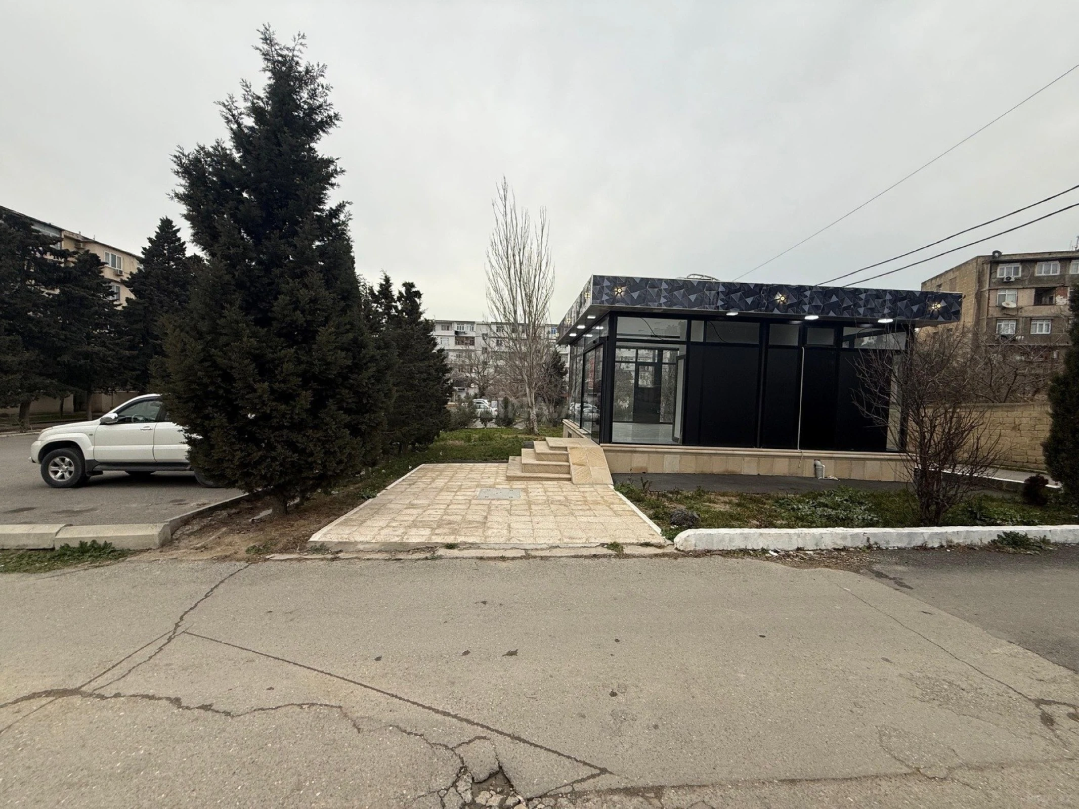 Kirayə verilir obyekt 86 m²