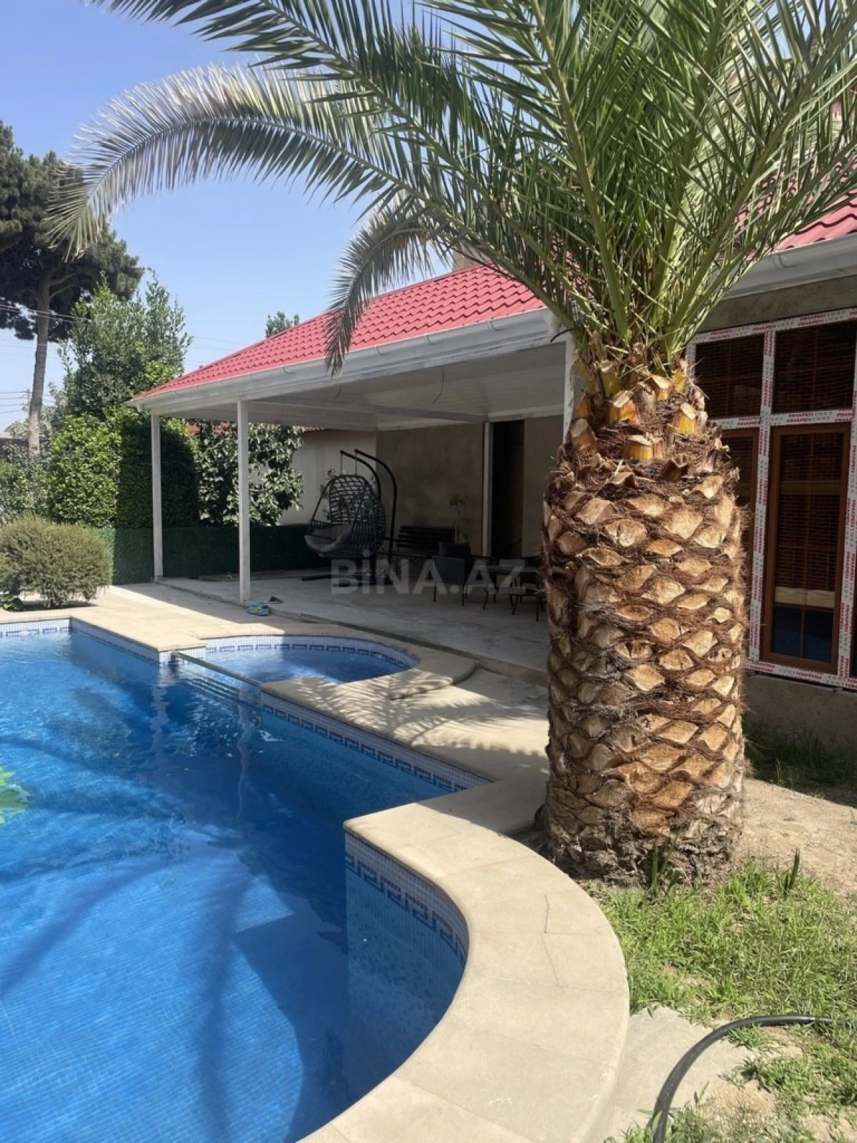 Satılır 9 otaqlı həyət evi 800 m²