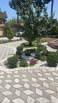 Satılır 9 otaqlı həyət evi 800 m²