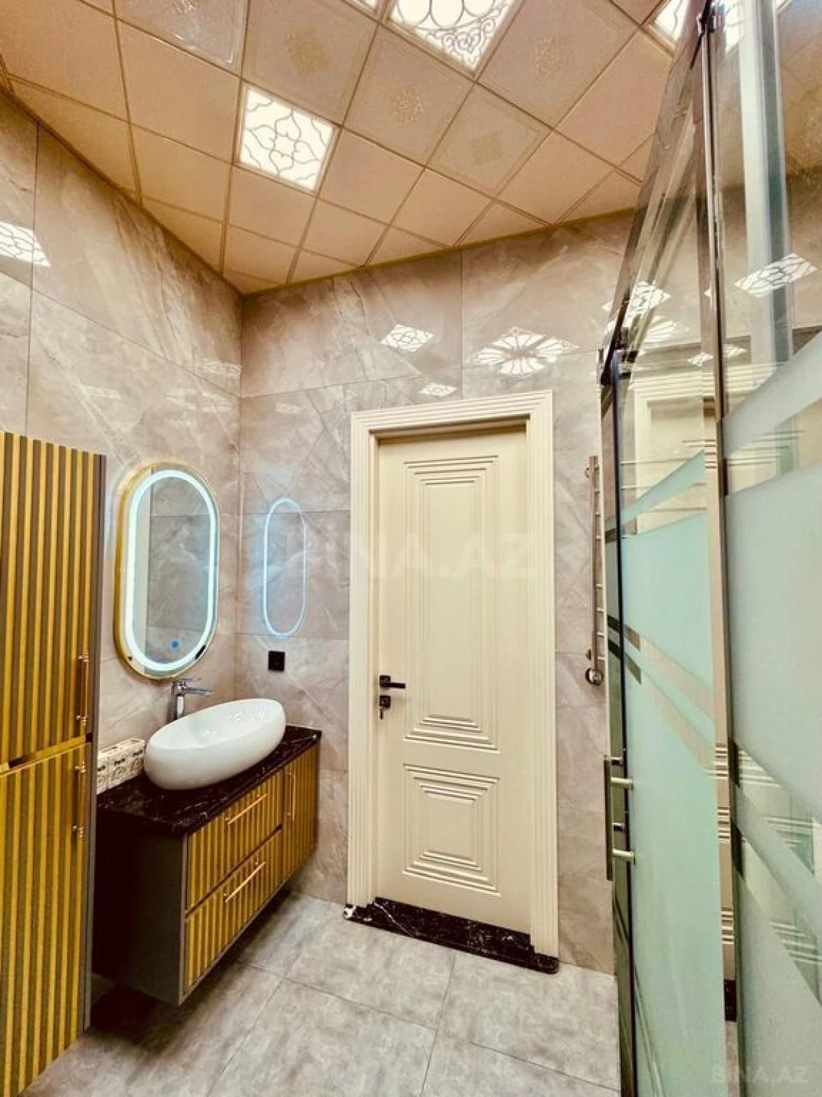 Satılır 5 otaqlı həyət evi 185 m²