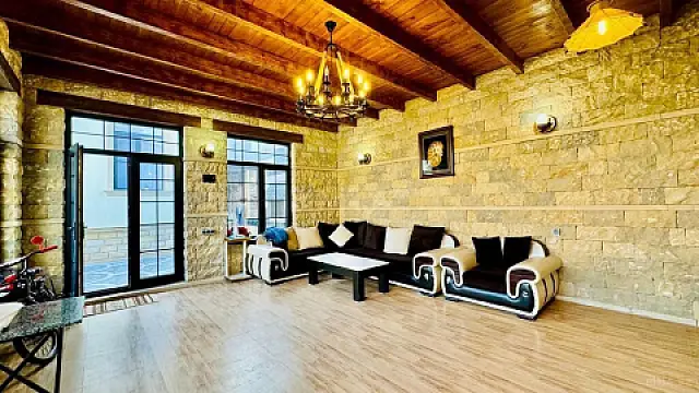 Satılır 5 otaqlı həyət evi 185 m²